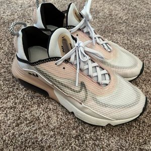 Womens Nike air max 2090